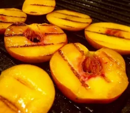 Grilled-Peaches